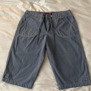 Dusty blue straight leg capri